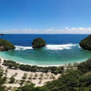 Pantai Eksotis di Malang